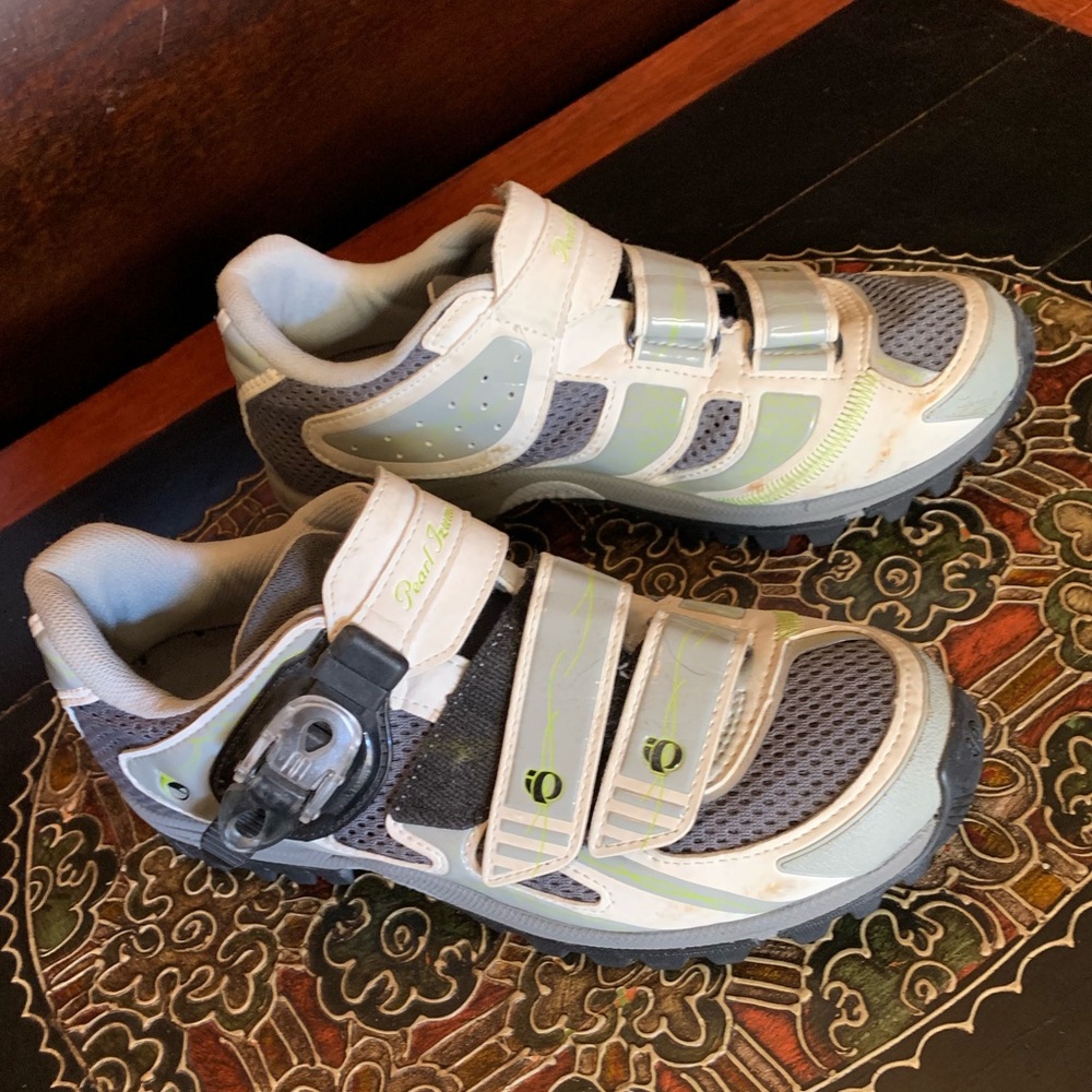 Pearl Izumi women’s cycling shoes